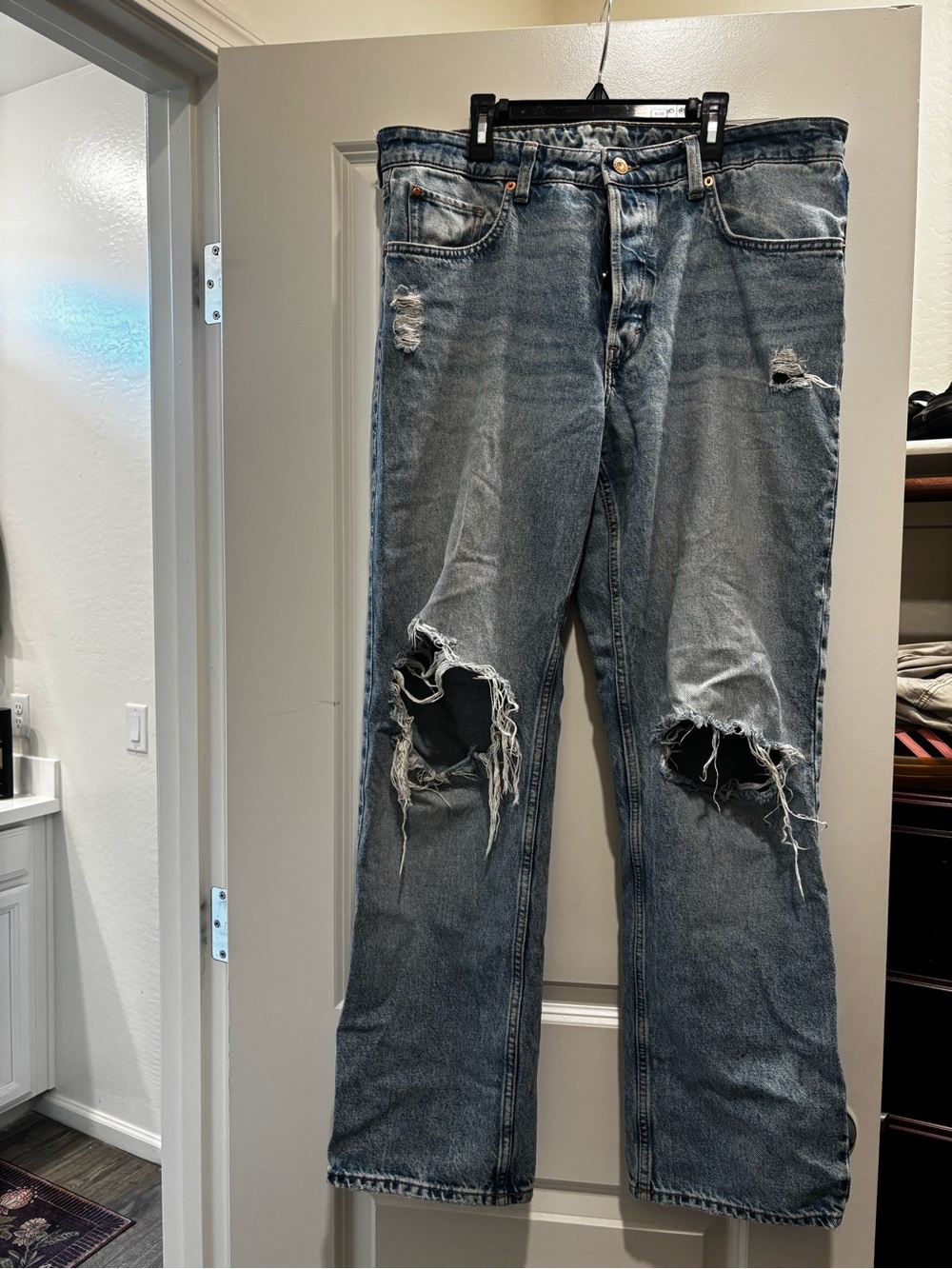 H&M size 12 Distressed Worn Jeans - Picture 8 of 9